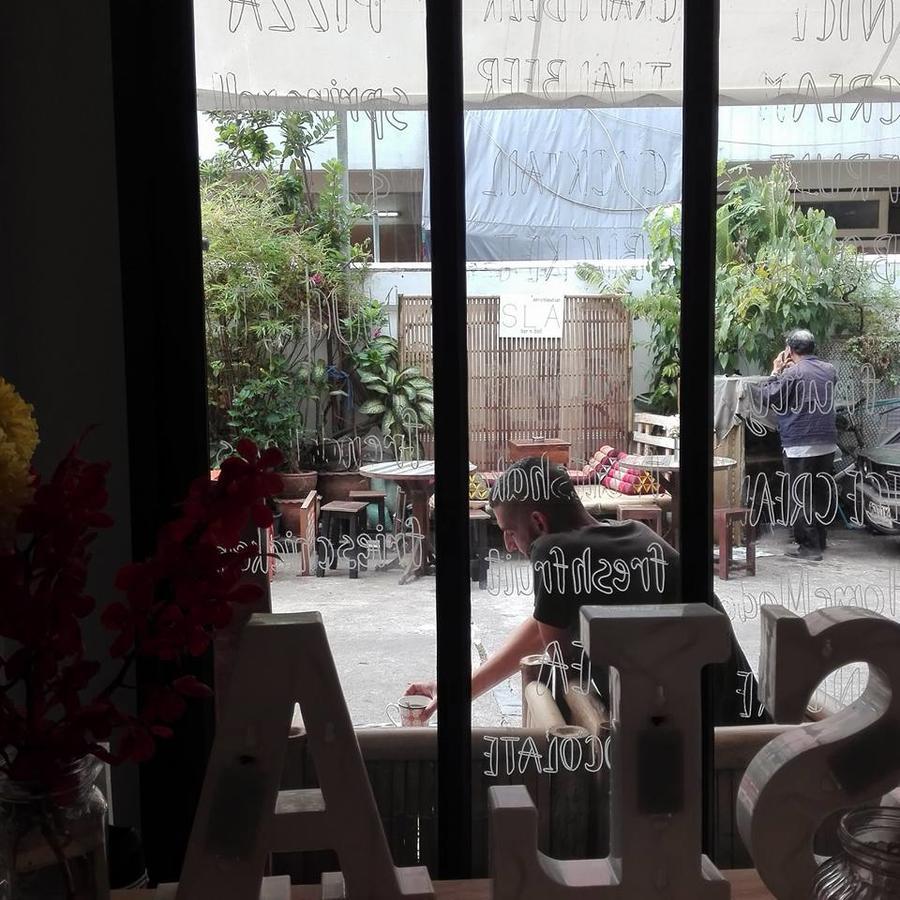 Sla Bar N'Bed Vandrerhjem Bangkok Eksteriør bilde