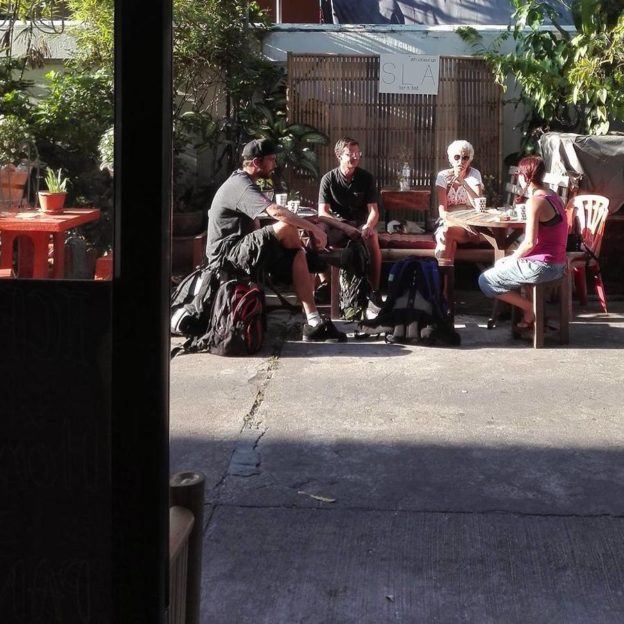 Sla Bar N'Bed Vandrerhjem Bangkok Eksteriør bilde